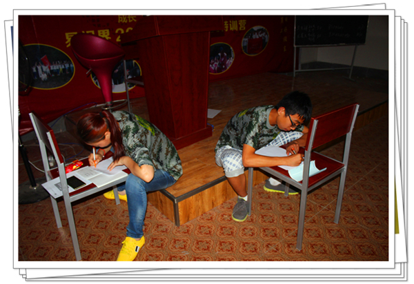 深夜了，還在認(rèn)真寫(xiě)作業(yè)的易視界伙伴們