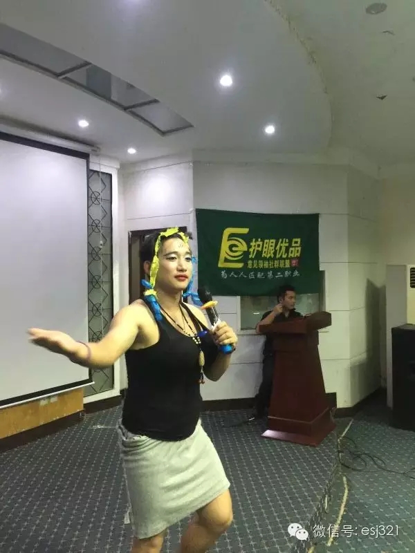 女扮男裝，不像？No、no、no我們很霸氣！
